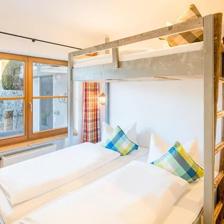 Guest house Zur Schoenen Aussicht Garni 3*