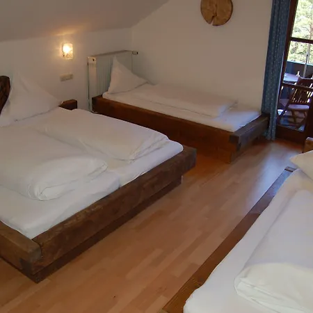Zur Schoenen Aussicht Garni Gæstehus 3*