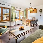 Casa de hóspedes Zur Schoenen Aussicht Garni 3*