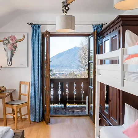 Konukevi Zur Schoenen Aussicht Garni 3*