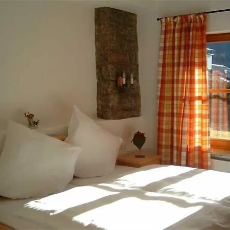 Zur Schoenen Aussicht Garni Pensión 3*